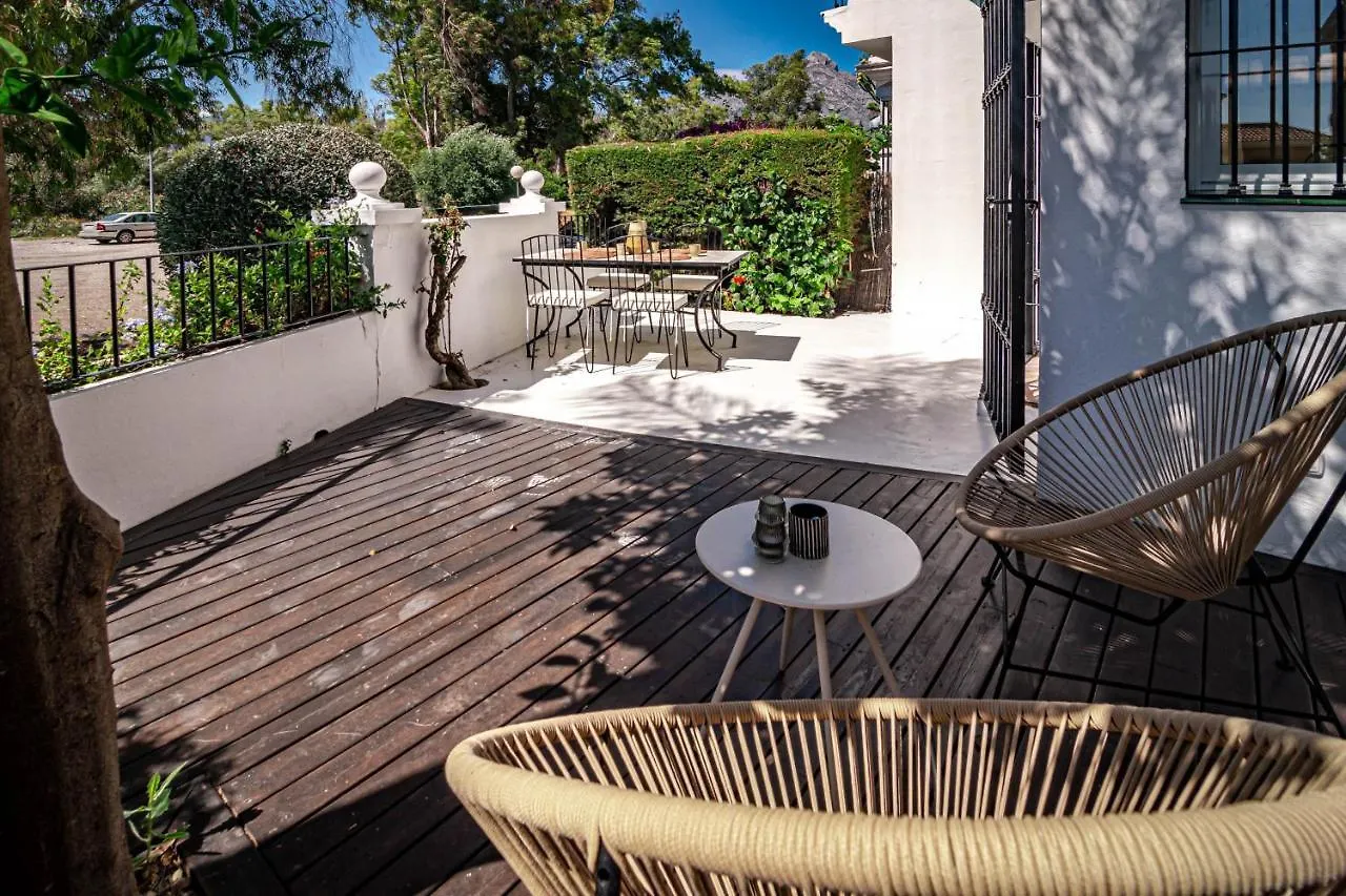 Fully Renovated Modern 2 Bedroom Apartment In Aloha Pueblo Marbella