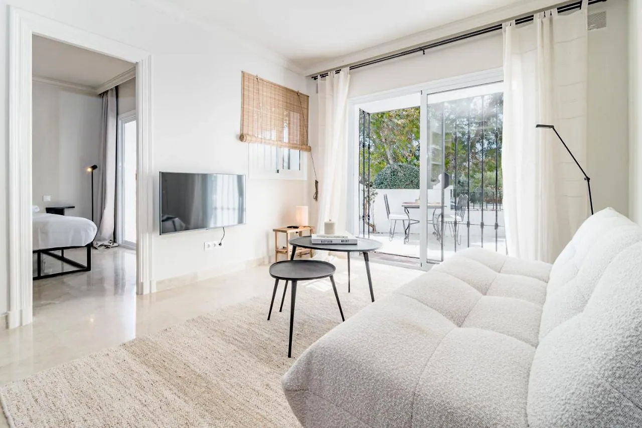 Fully Renovated Modern 2 Bedroom Apartment In Aloha Pueblo Marbella