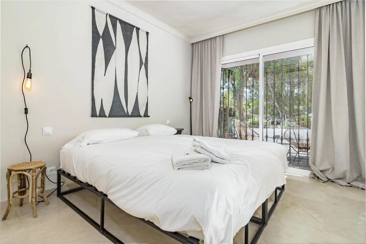 Fully Renovated Modern 2 Bedroom Apartment In Aloha Pueblo Marbella