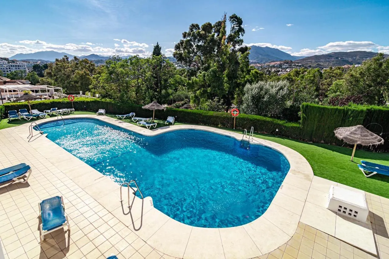 Fully Renovated Modern 2 Bedroom Apartment In Aloha Pueblo Marbella