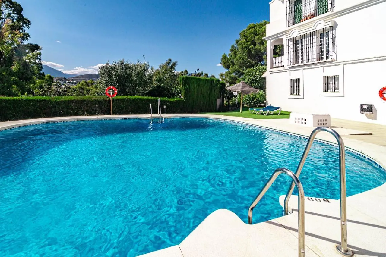 Fully Renovated Modern 2 Bedroom Apartment In Aloha Pueblo Marbella
