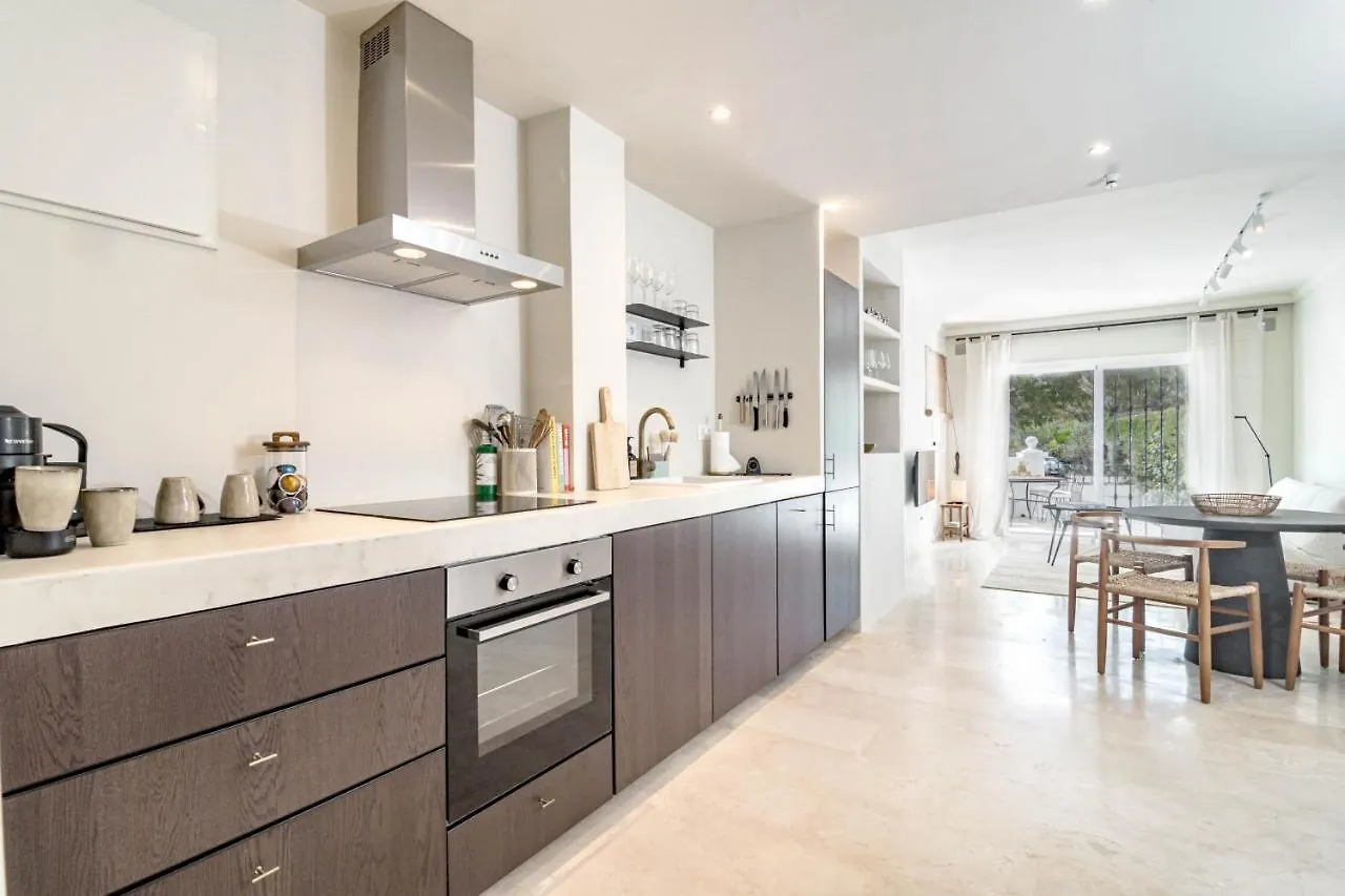 Fully Renovated Modern 2 Bedroom Apartment In Aloha Pueblo Marbella