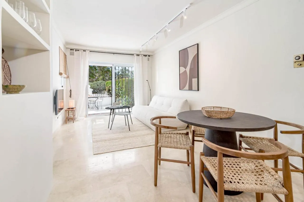 Fully Renovated Modern 2 Bedroom Apartment In Aloha Pueblo Marbella
